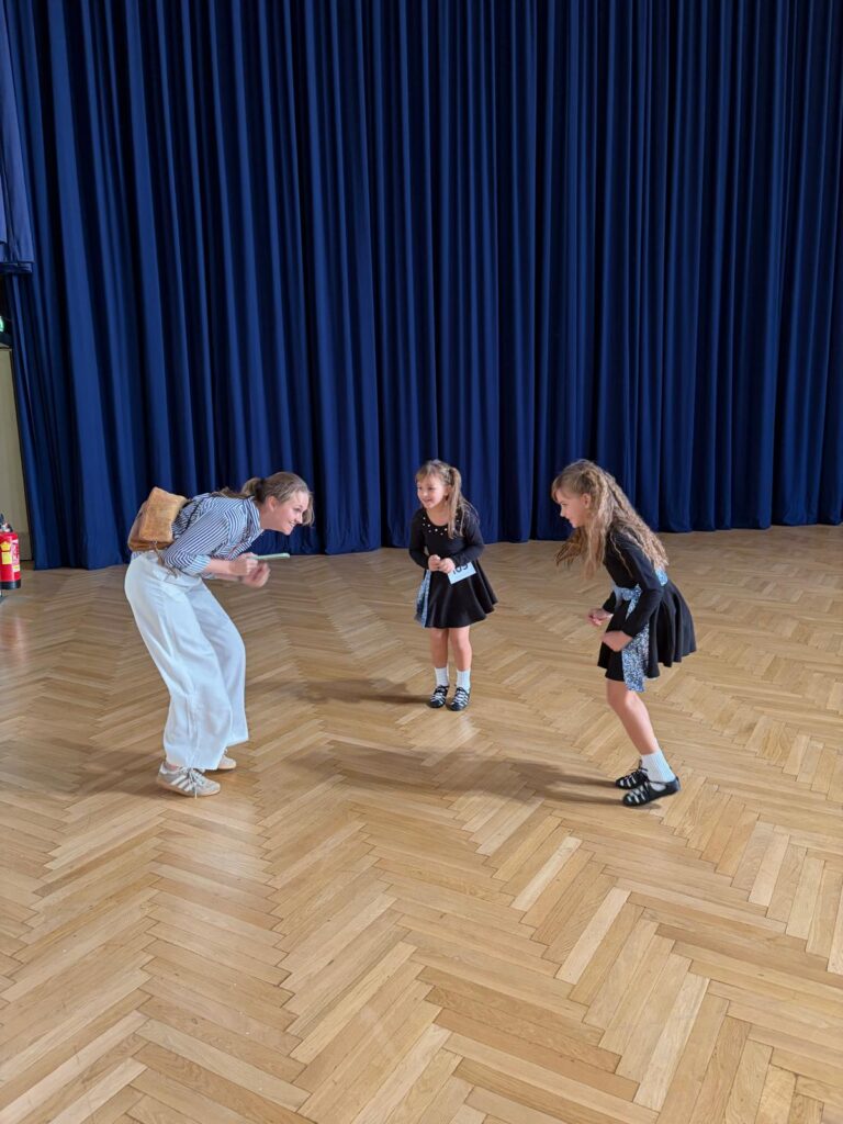Warm up für die Kids beim Feis